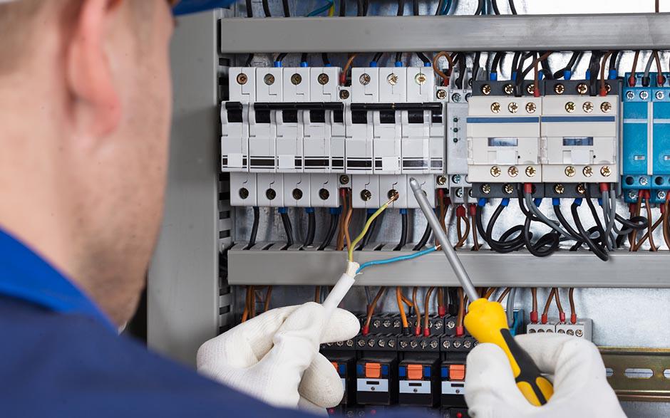 prix d'un électricien Paris 8